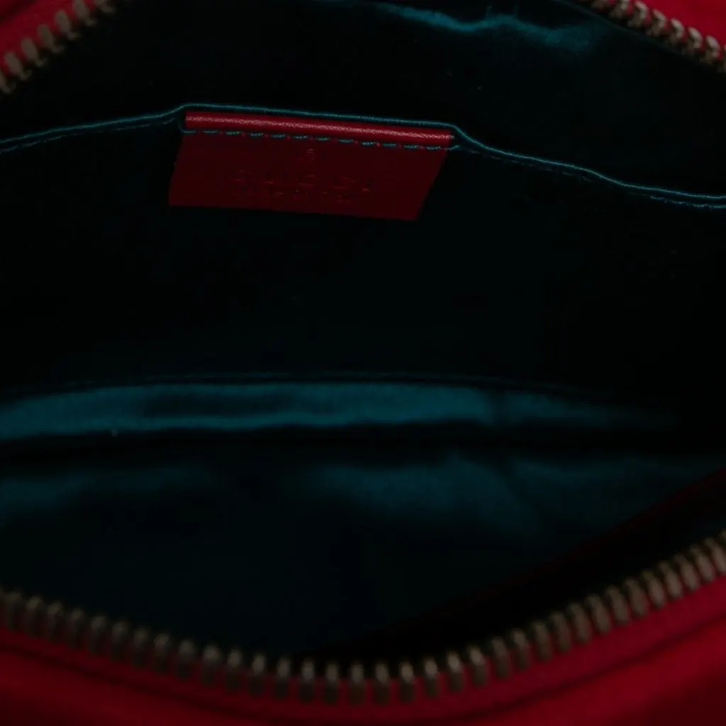 Gucci Small GG Marmont Matelasse Velvet Crossbody Red Velvet Very good - Model View