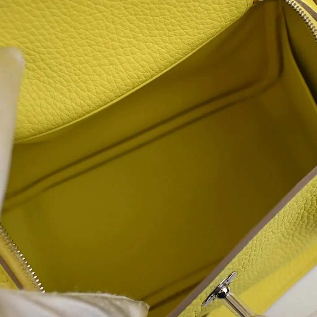 Hermès Mini Clemence Lindy 20 Yellow Leather Good - Model View