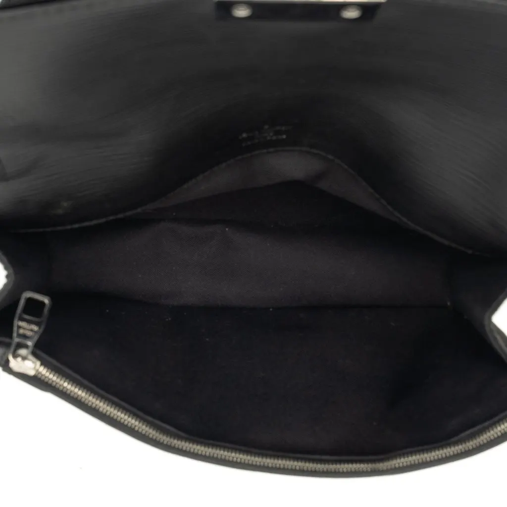 Louis Vuitton Epi Neo Belaia Clutch Black Leather Very good - Model View