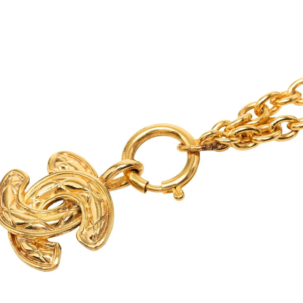 Chanel CC Gold Plated Quilted Pendant Necklace Gold Metal Very good - Model View
