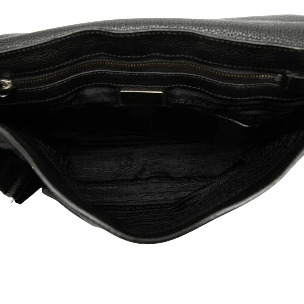 Prada Vitello Phenix Flap Crossbody Black Leather Very good - Model View