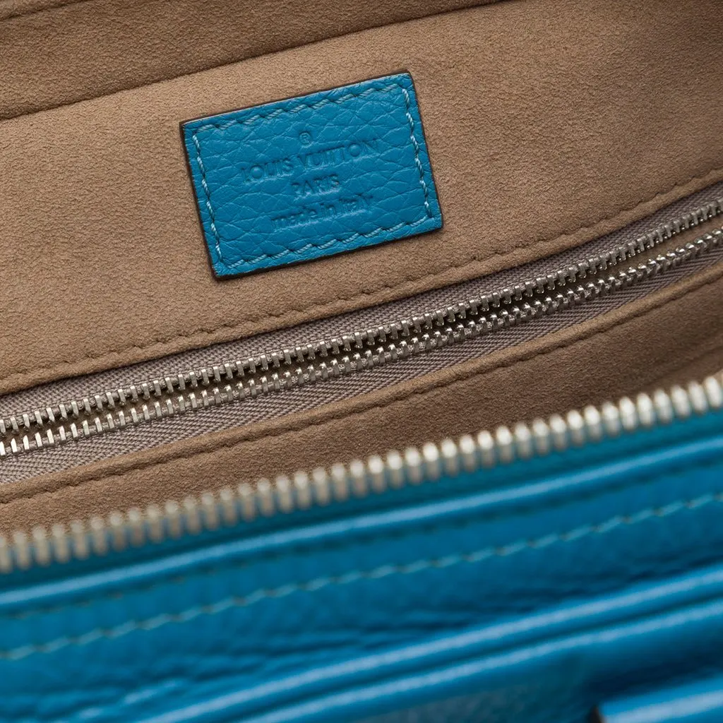 Louis Vuitton Grained Calfskin Porte Documents Voyage Blue Leather Very good - Box View