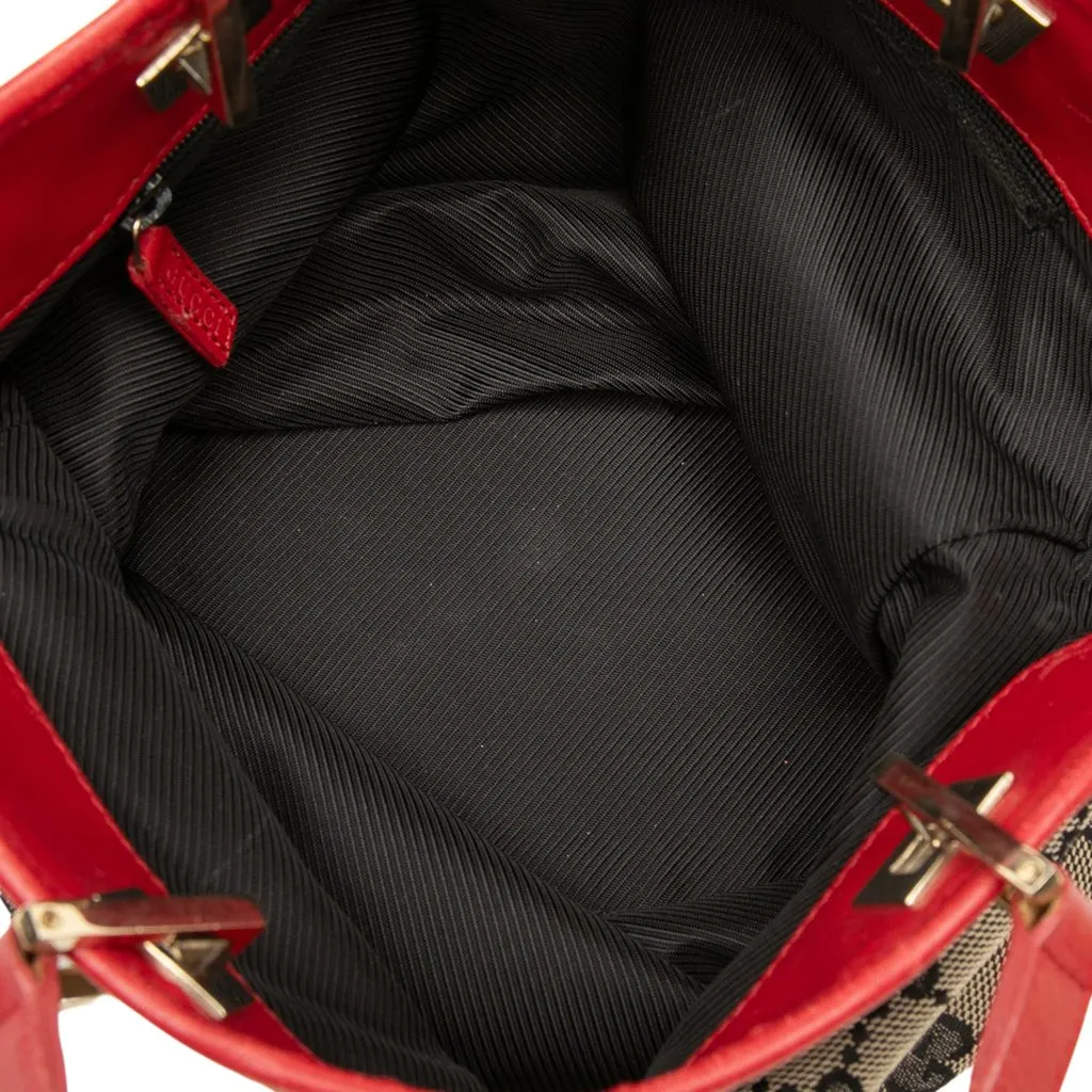Gucci GG Canvas Tote Beige Canvas Very good - Model View