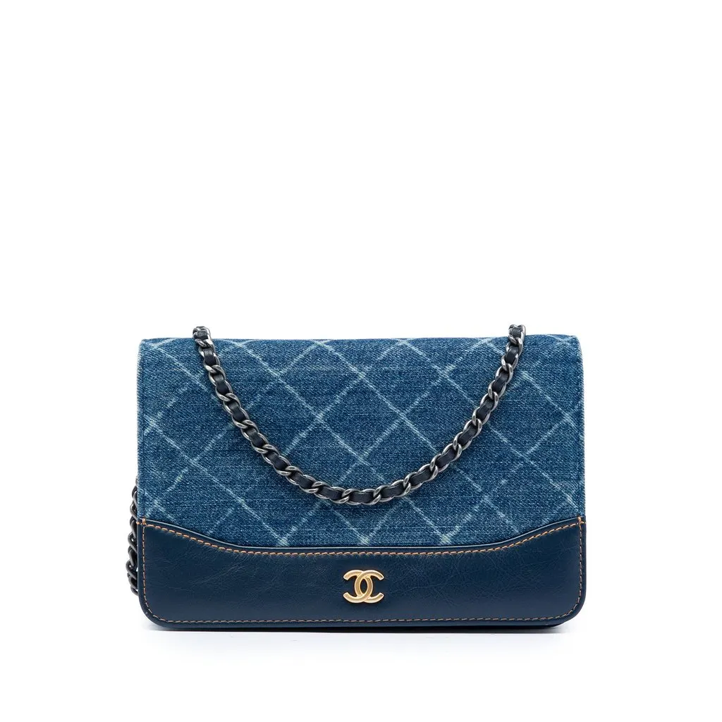 Chanel Printed Denim and Calfskin Gabrielle Wallet On Chain Blue Very good - Front View