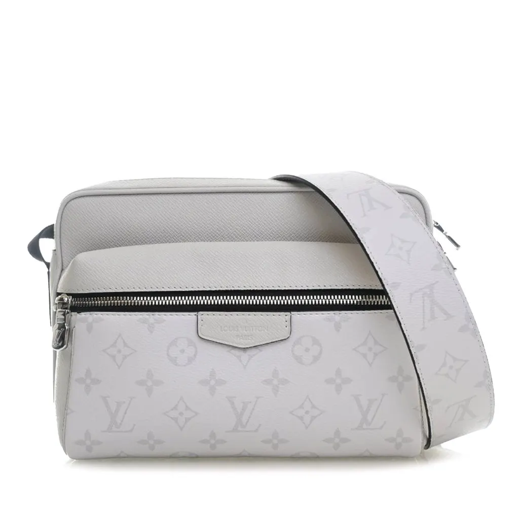 Louis Vuitton Monogram Taigarama Outdoor Messenger White Leather Very good - Front View