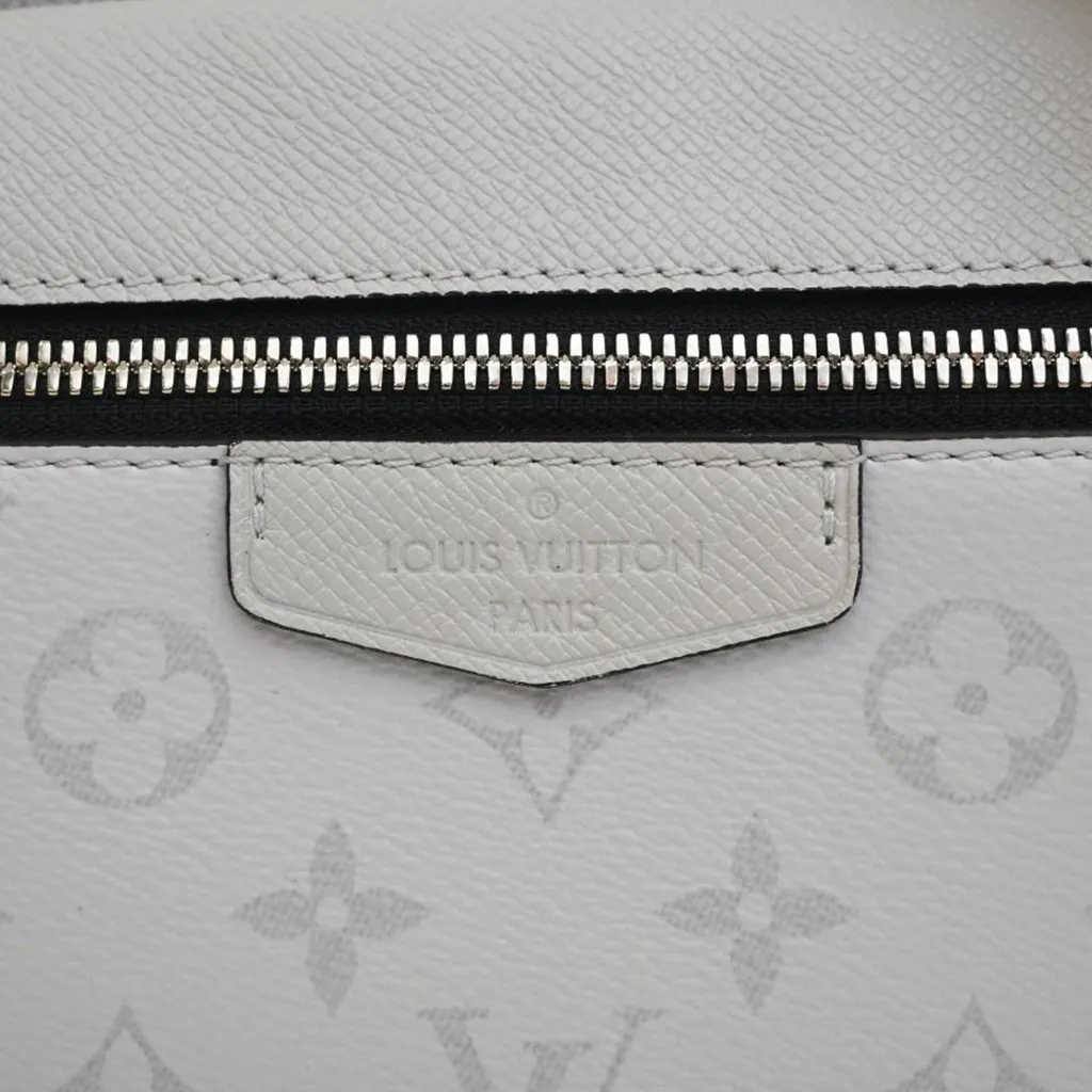 Louis Vuitton Monogram Taigarama Outdoor Messenger White Leather Very good - Box View