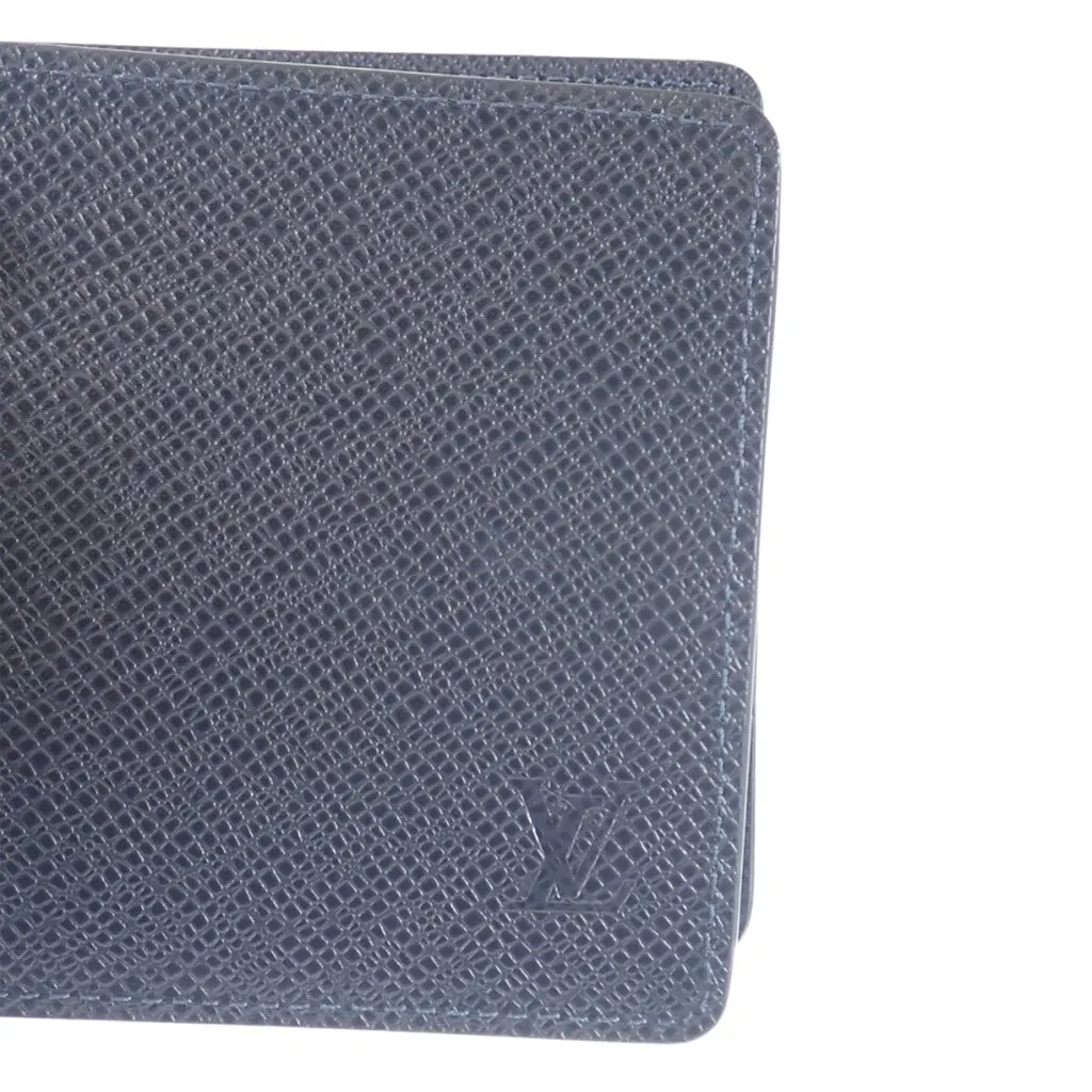 Louis Vuitton Taiga Multiple Wallet Blue Leather Very good - Model View