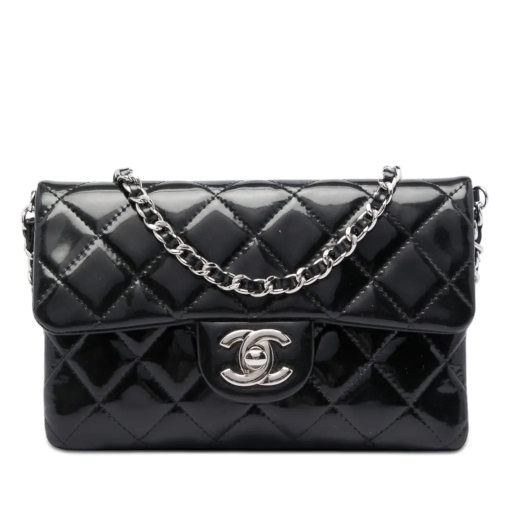 Chanel CC Quilted Patent Flap Crossbody Black Leather Very good - Front View