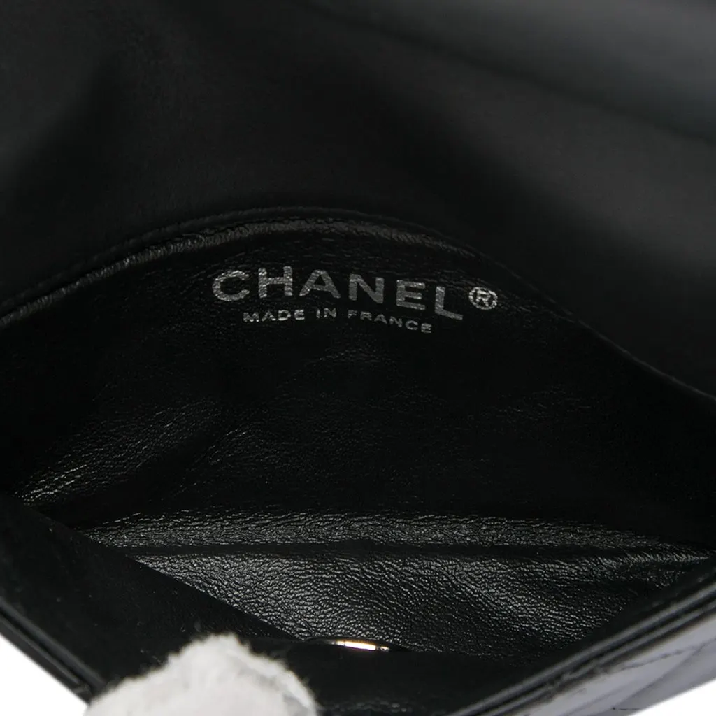 Chanel CC Quilted Patent Flap Crossbody Black Leather Very good - Model View