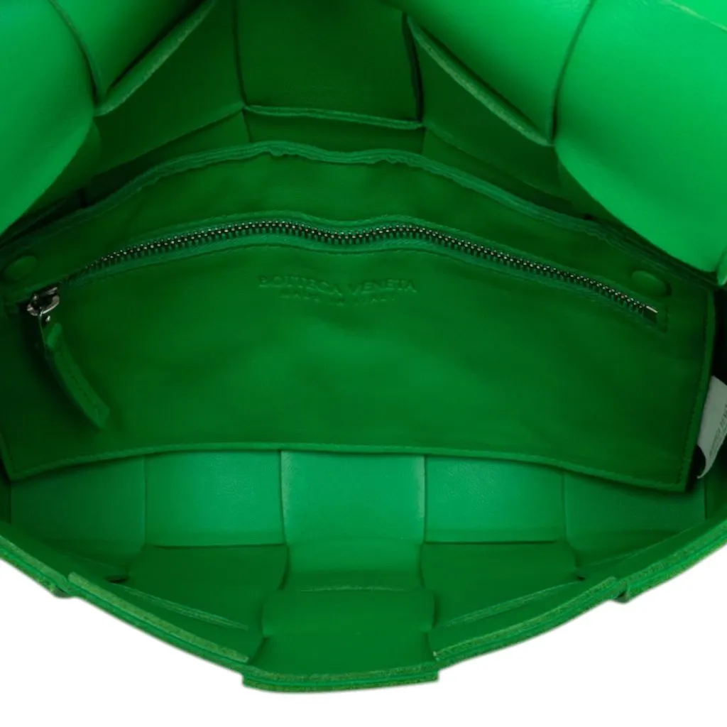 Bottega Veneta Nappa Intrecciato Cassette Crossbody Green Leather Very good - Model View