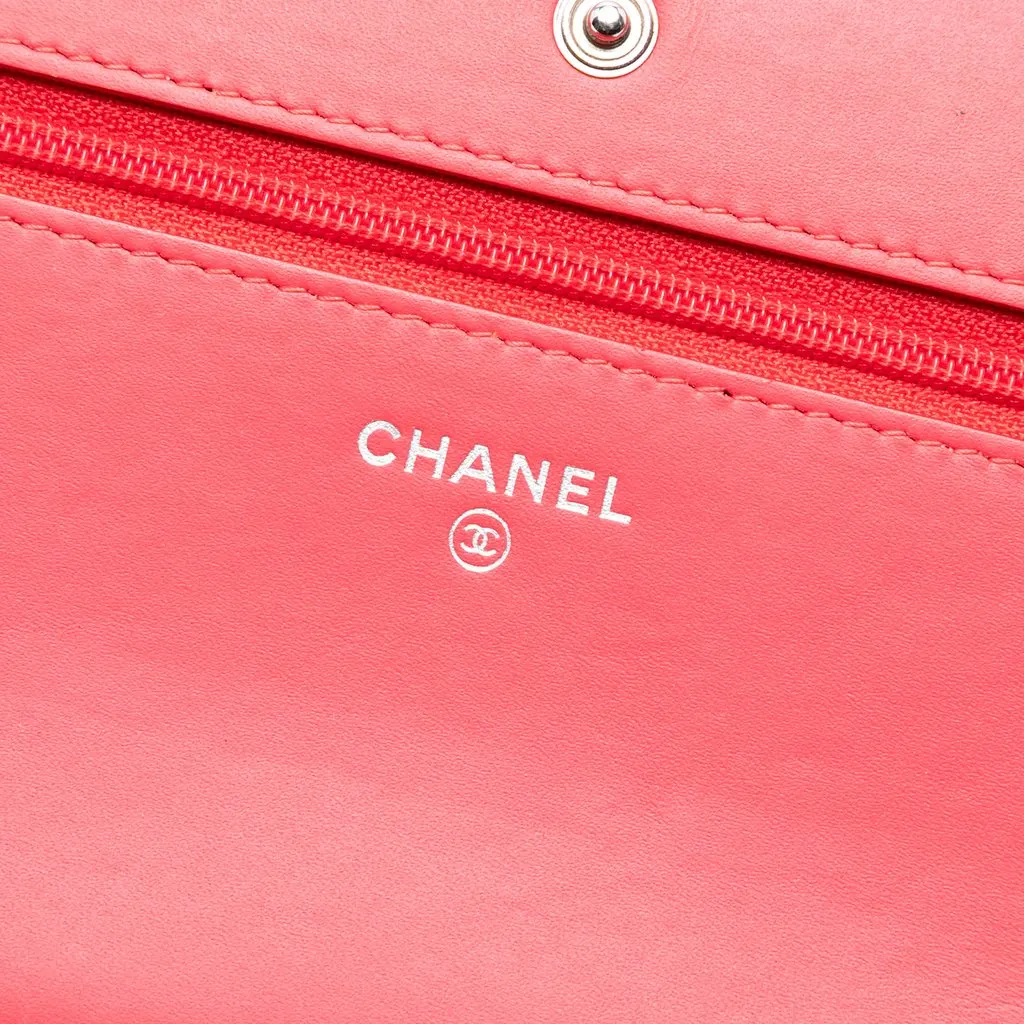 Chanel CC Patent Diamond Quilted Wallet On Chain Red Leather Very good - Box View