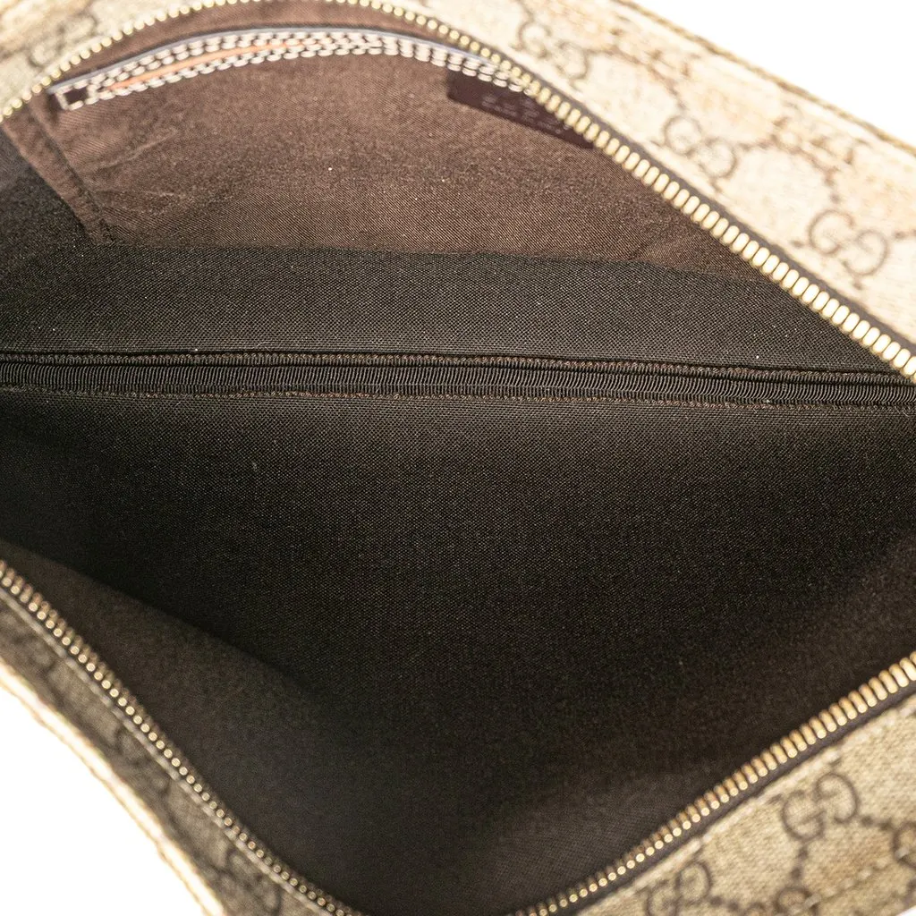 Gucci GG Supreme Crossbody Beige Very good - Model View