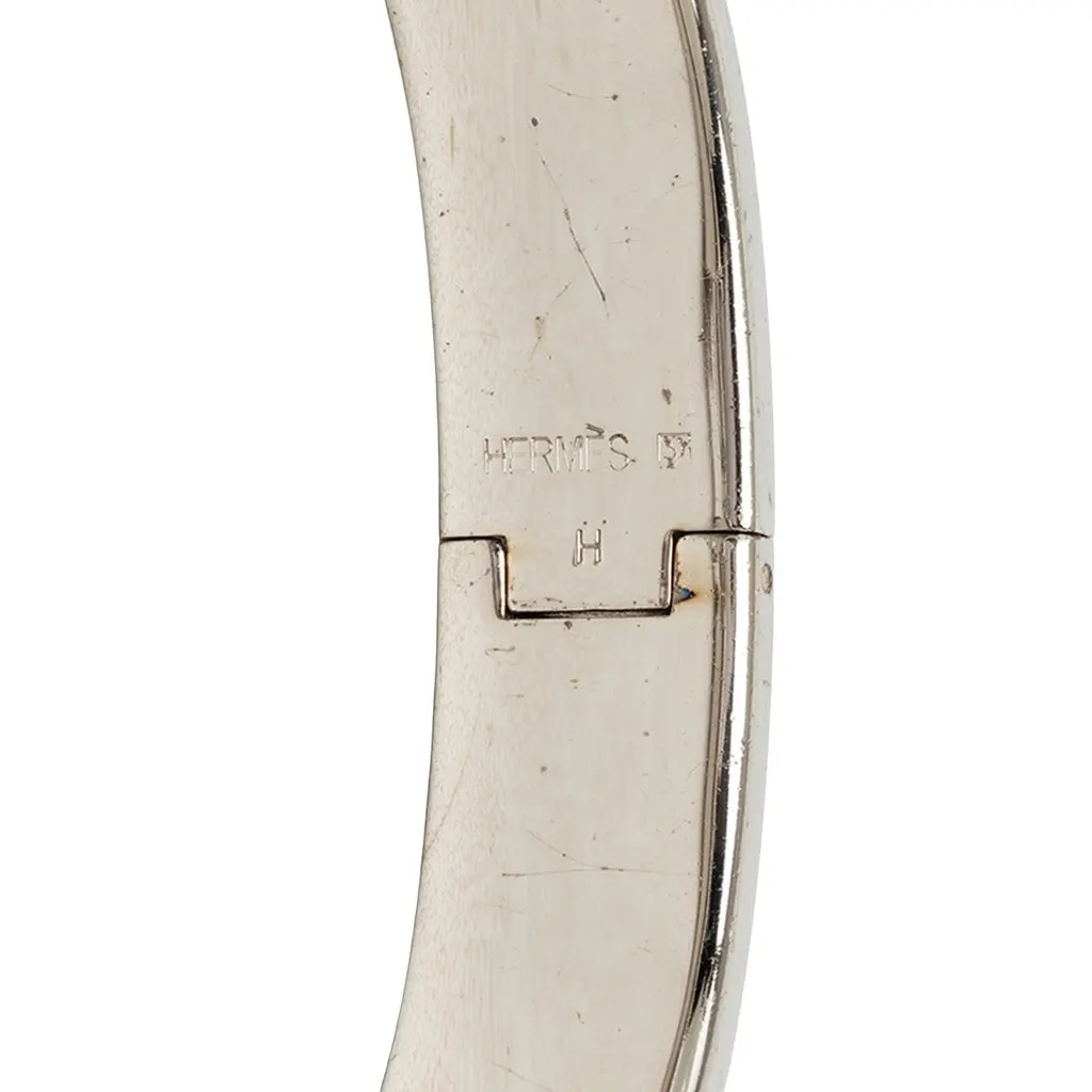 Hermès Narrow Enamel Clic H Bracelet PM Red Very good - Model View