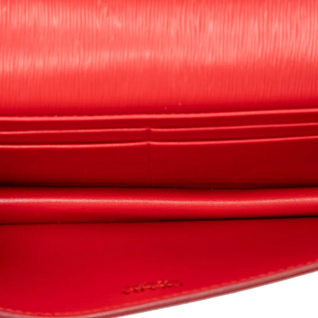 Prada Vitello Move Wallet on Chain Red Leather Very good - Model View