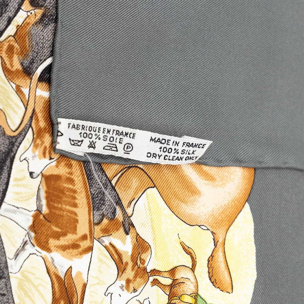 Hermès Le Laisser Courre Silk Scarf 90 Grey Silk Never worn - Box View