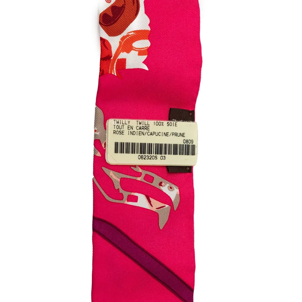 Hermès Festival Des Amazones Silk Twilly Scarf Pink Silk Never worn - Inside View