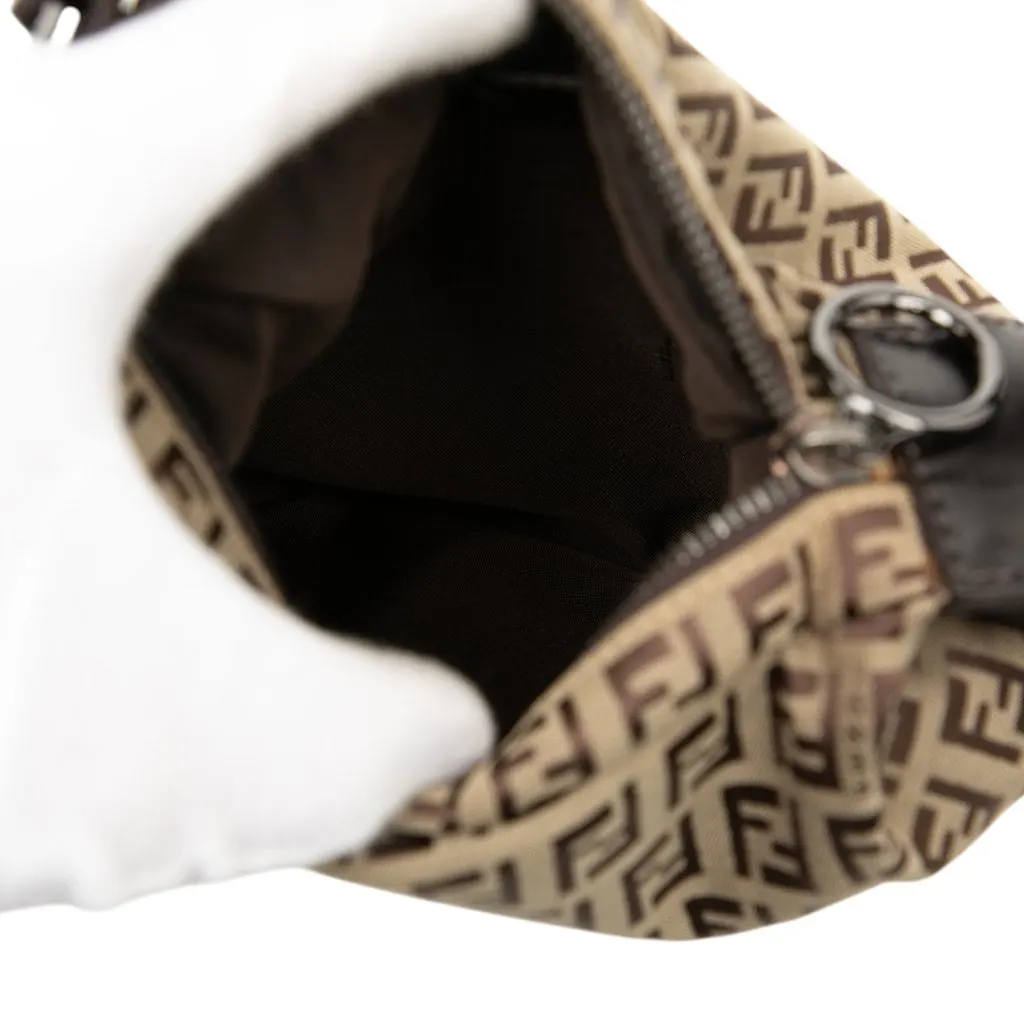 Fendi Zucchino Oyster Shoulder Bag Beige Good - Model View