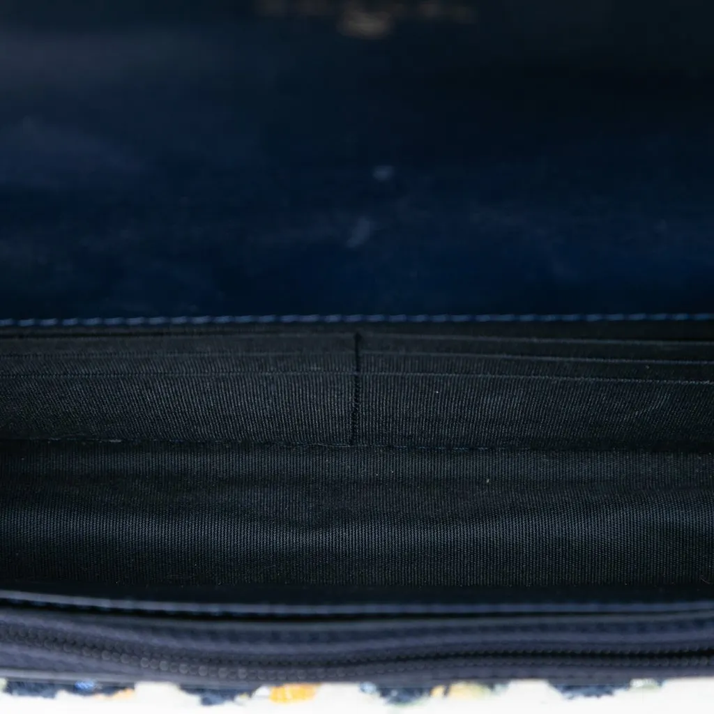 Chanel Tweed 19 Wallet On Chain Blue Very good - Model View