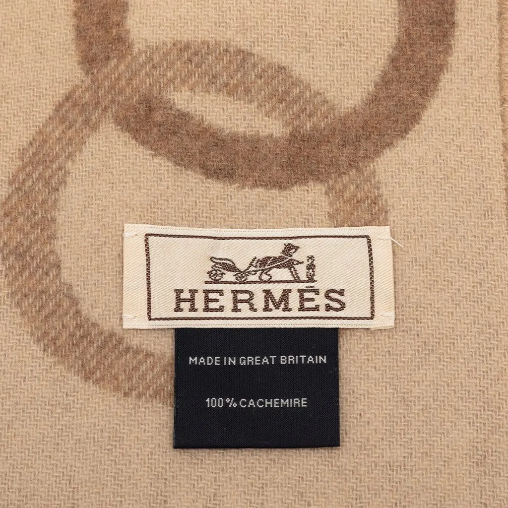 Hermès Any Mors Cashmere Scarf Brown Never worn - Model View