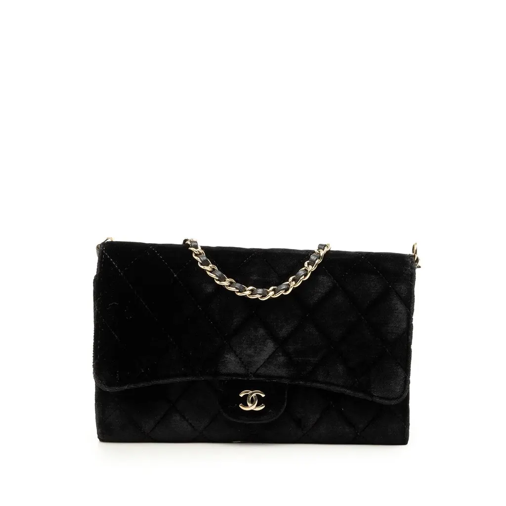 Chanel CC Quilted Velvet Wallet on Removable Chain Black Velvet Good - Front View