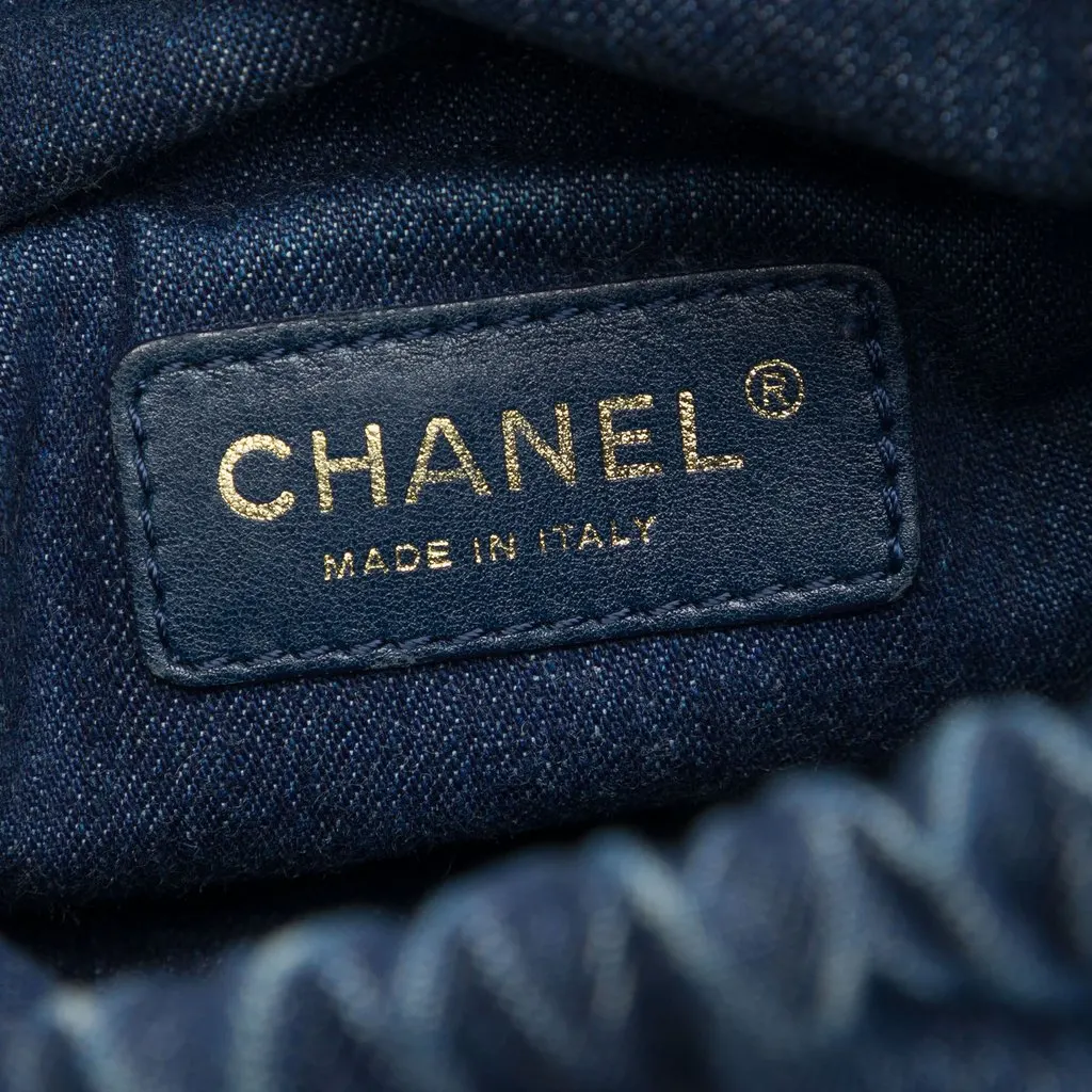 Chanel CC Woven Denim and Raffia Drawstring Bucket Bag Blue Very good - Box View