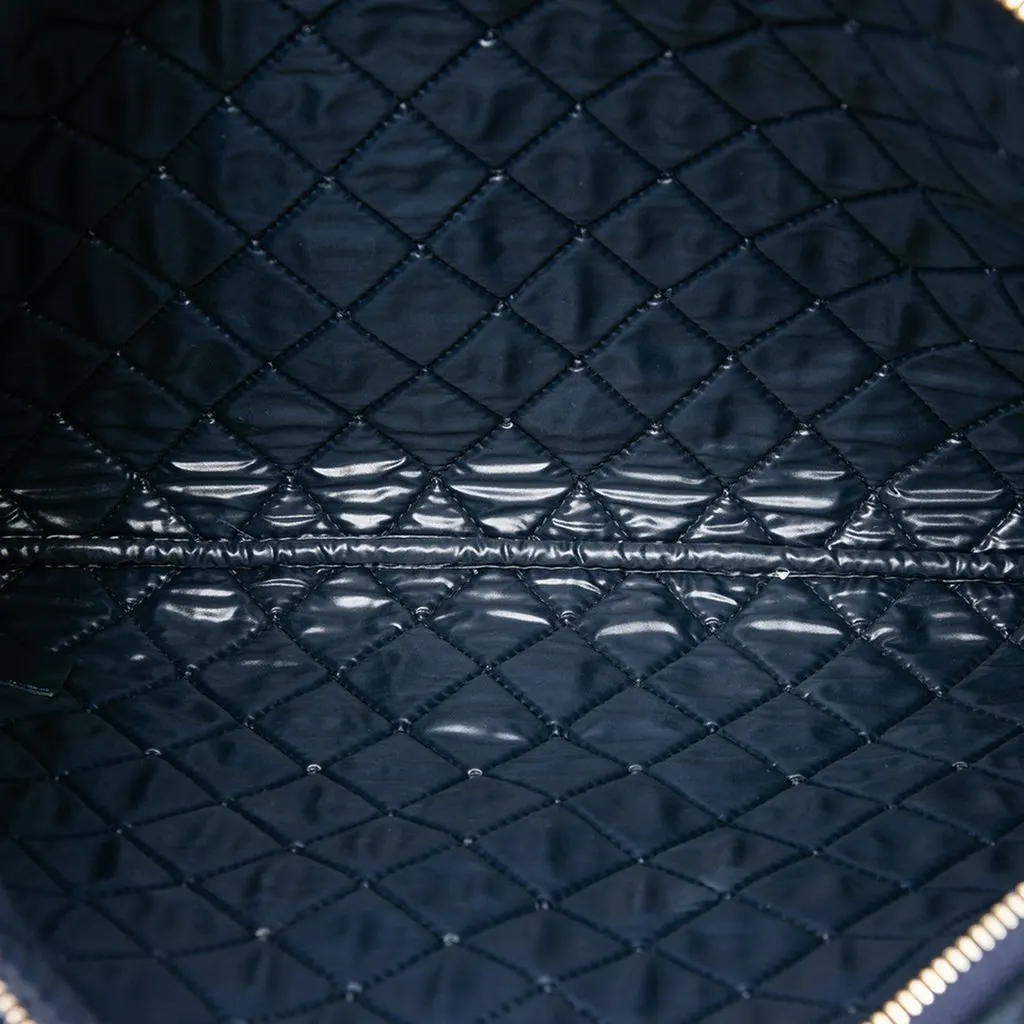 Chanel Large Quilted Velvet O Case Clutch Blue Very good - Model View