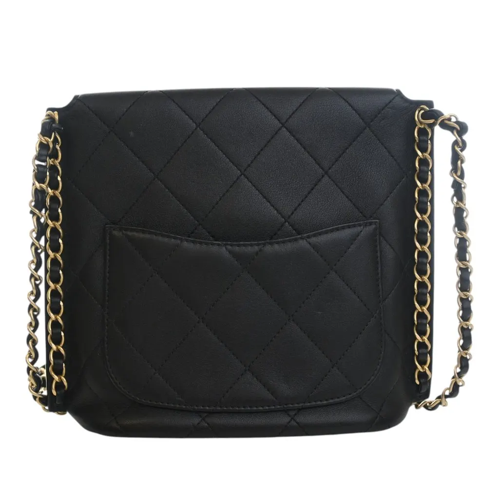 Chanel Small Quilted Calfskin Chain Hobo Flap Black Leather Very good - Model View