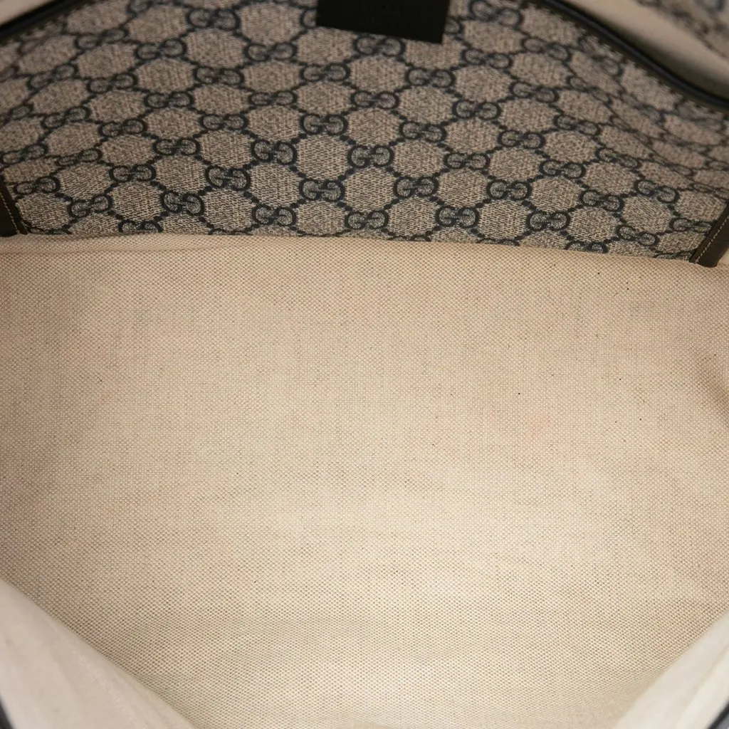 Gucci GG Supreme Web Messenger Bag Beige Canvas Very good - Model View