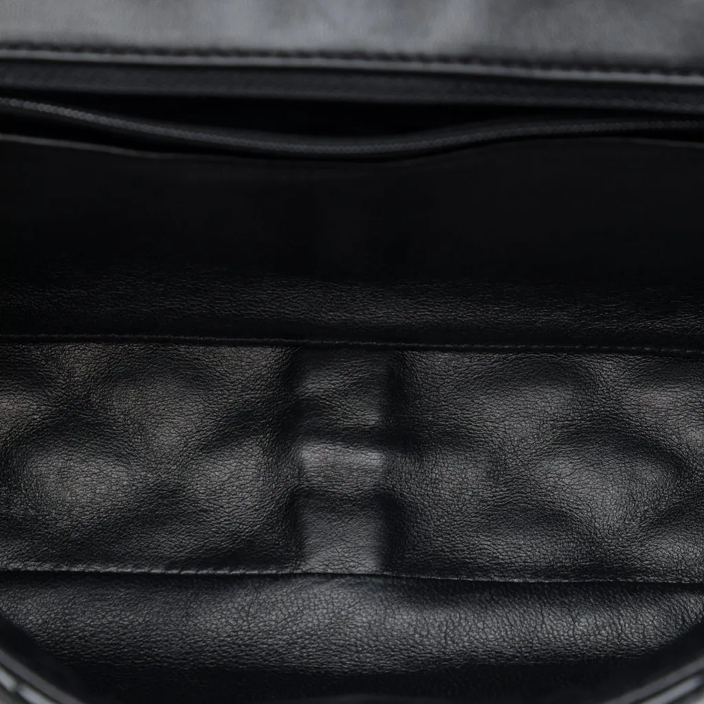 Chanel Jumbo Classic Patent Single Flap Black Leather Very good - Model View