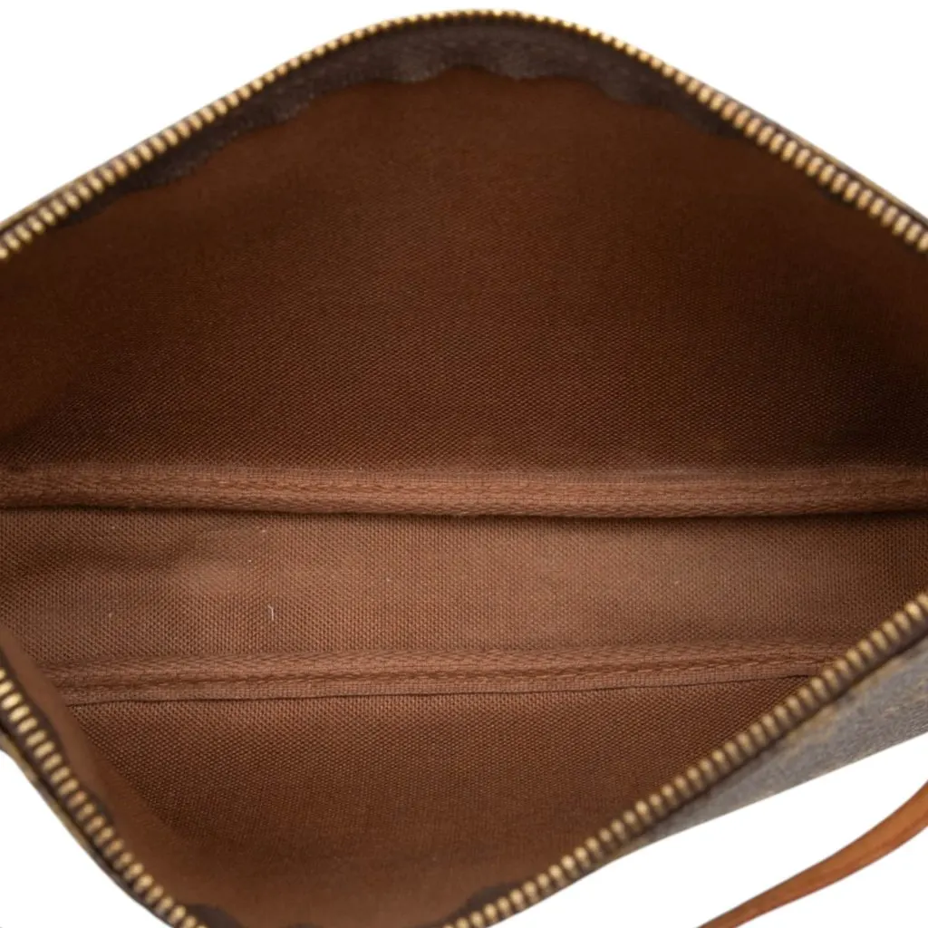 Louis Vuitton Monogram Pochette Accessoires Brown Very good - Model View