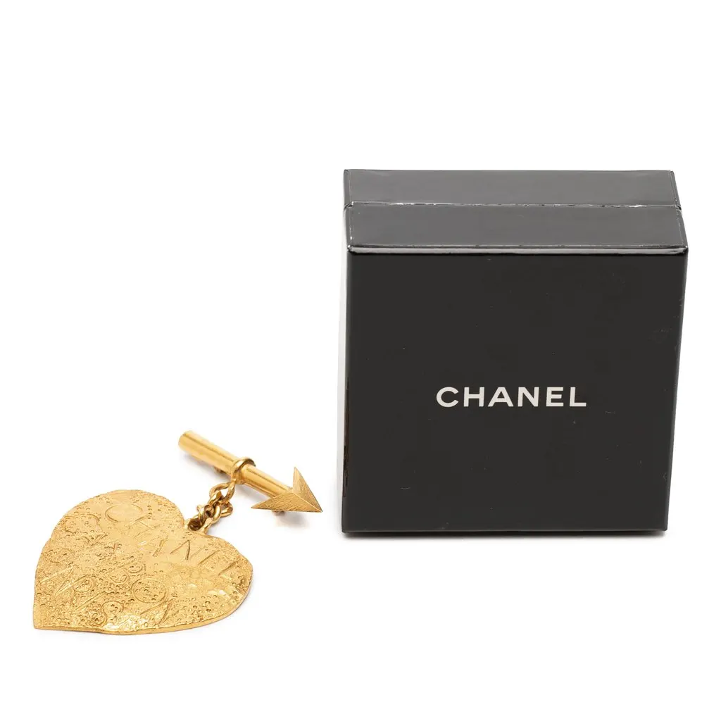 Chanel Gold Plated Cambon Paris Arrow Heart Swing Brooch Gold Metal Very good - Model View