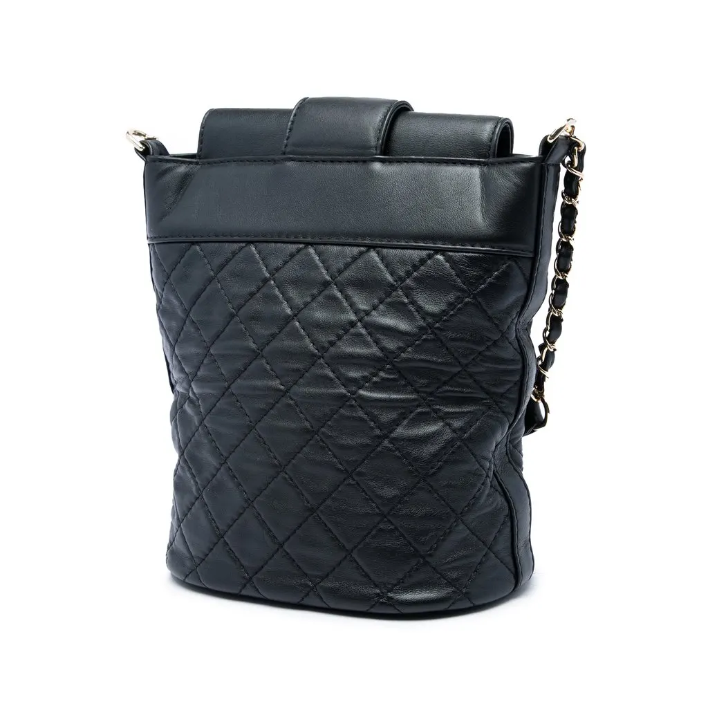 Chanel CC Quilted Lambskin Chain Bucket Bag Black Leather Very good - Back View