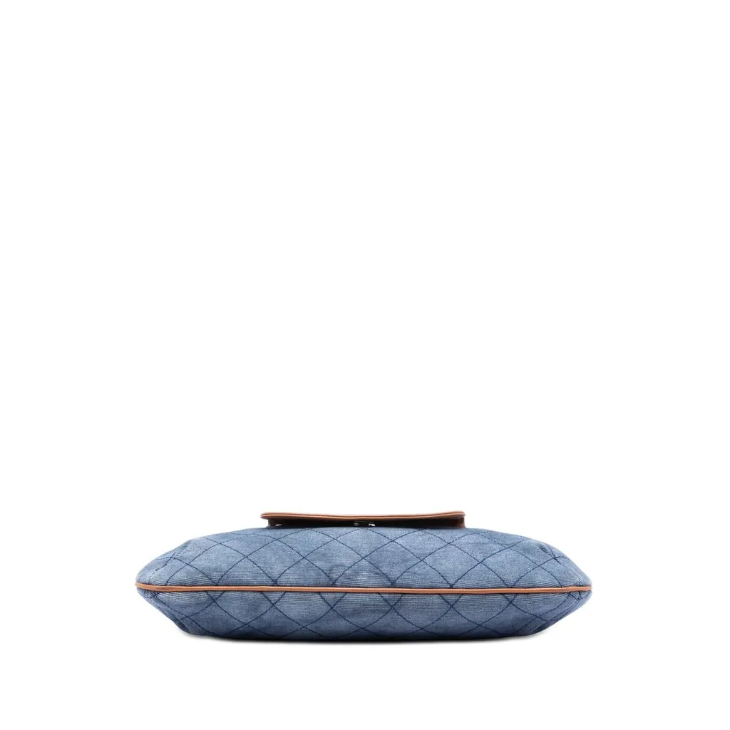 Chanel CC Quilted Denim Foldover Clutch Blue Very good - Inside View