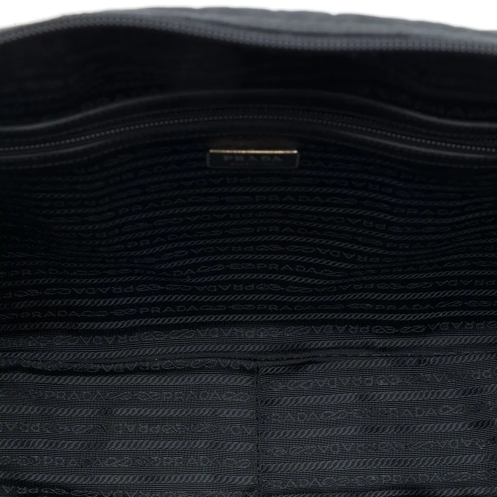 Prada Saffiano Trimmed Tessuto Business Bag Black Very good - Model View