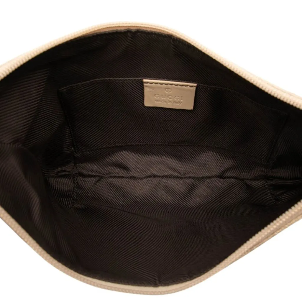 Gucci GG Canvas Shoulder Bag Beige Canvas Very good - Model View