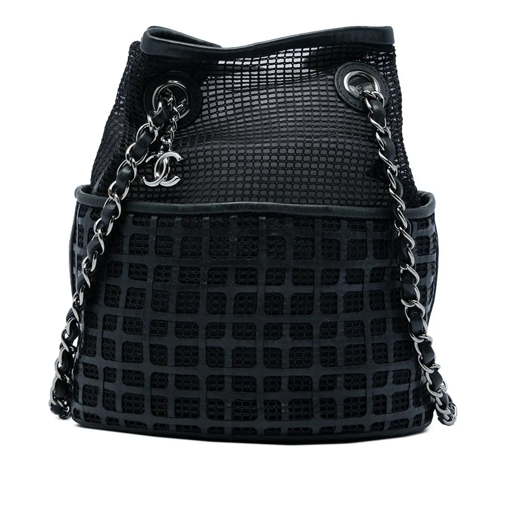 Chanel CC Mesh and Perforated Calfskin Bucket Bag Black Very good - Front View