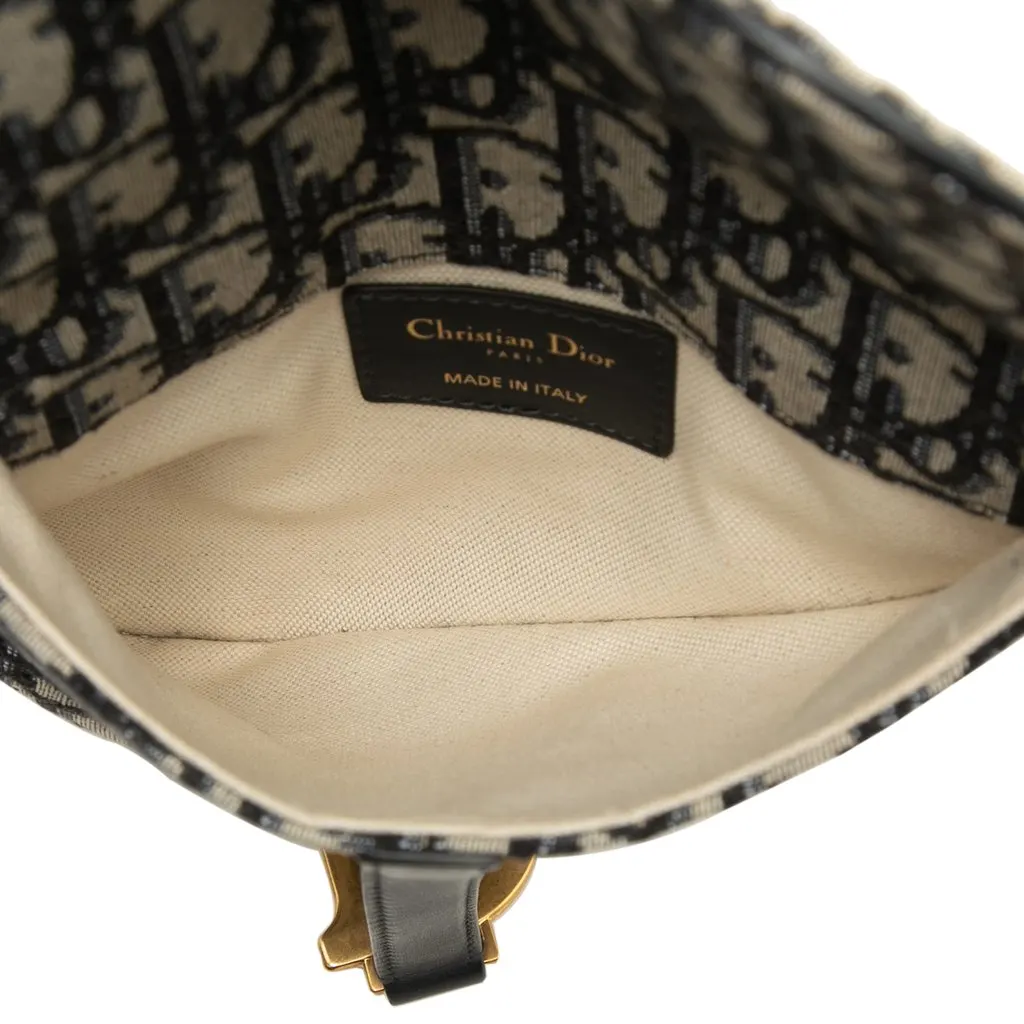 Dior Mini Oblique Canvas Saddle Belt Pouch Blue Very good - Model View