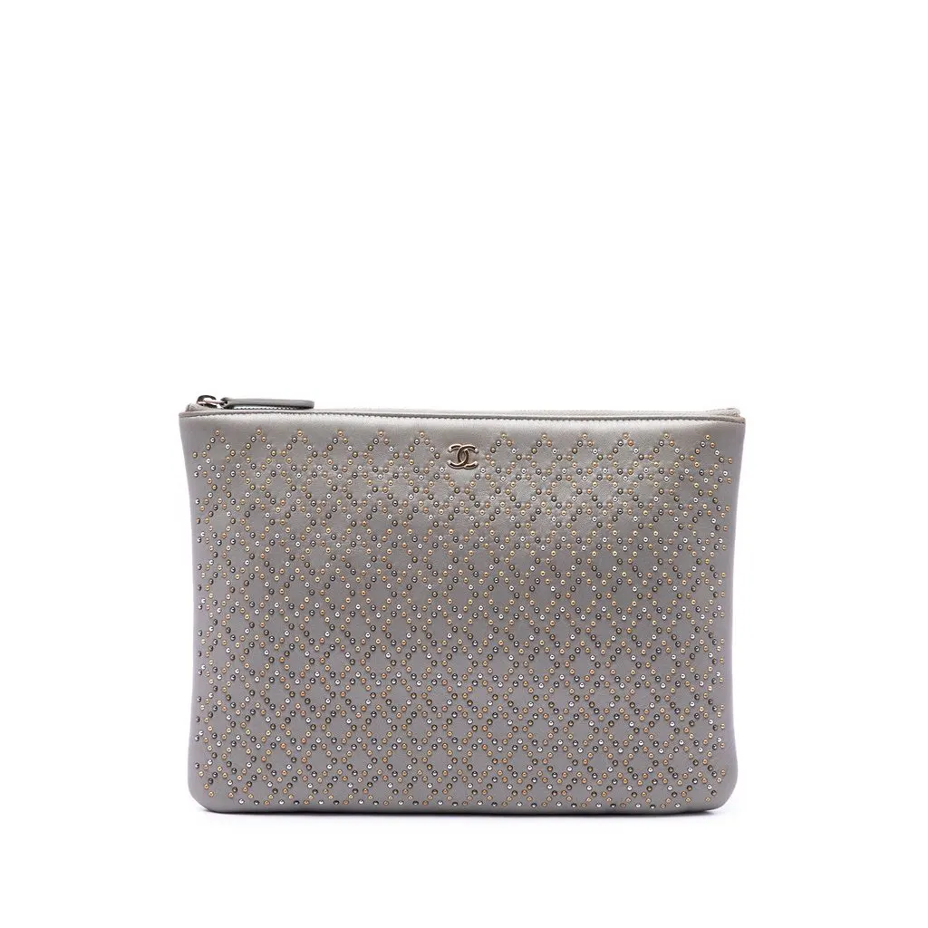 Chanel Medium Studded Lambskin O Case Clutch Grey Leather Very good - Front View