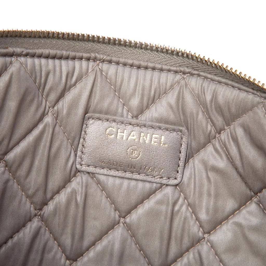 Chanel Medium Studded Lambskin O Case Clutch Grey Leather Very good - Box View
