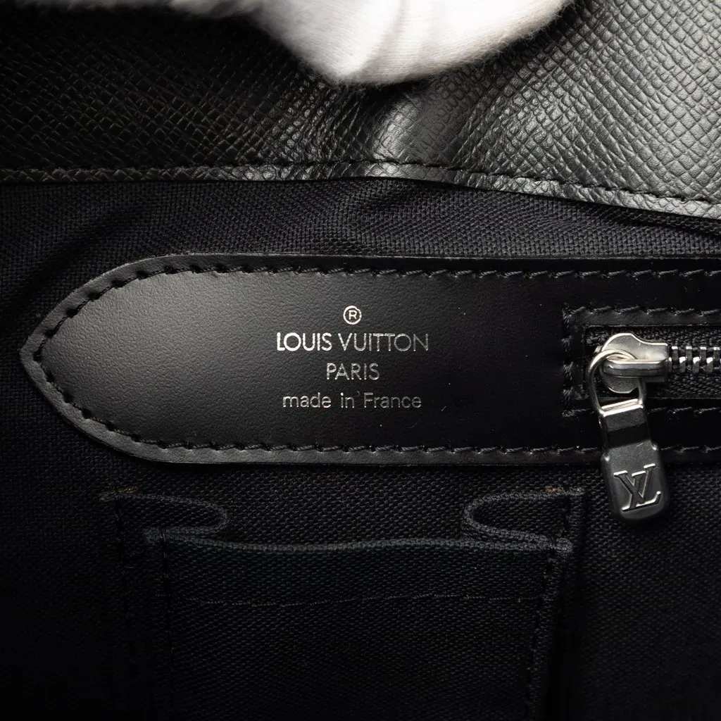 Louis Vuitton Taiga Kasbek GM Black Leather Very good - Box View