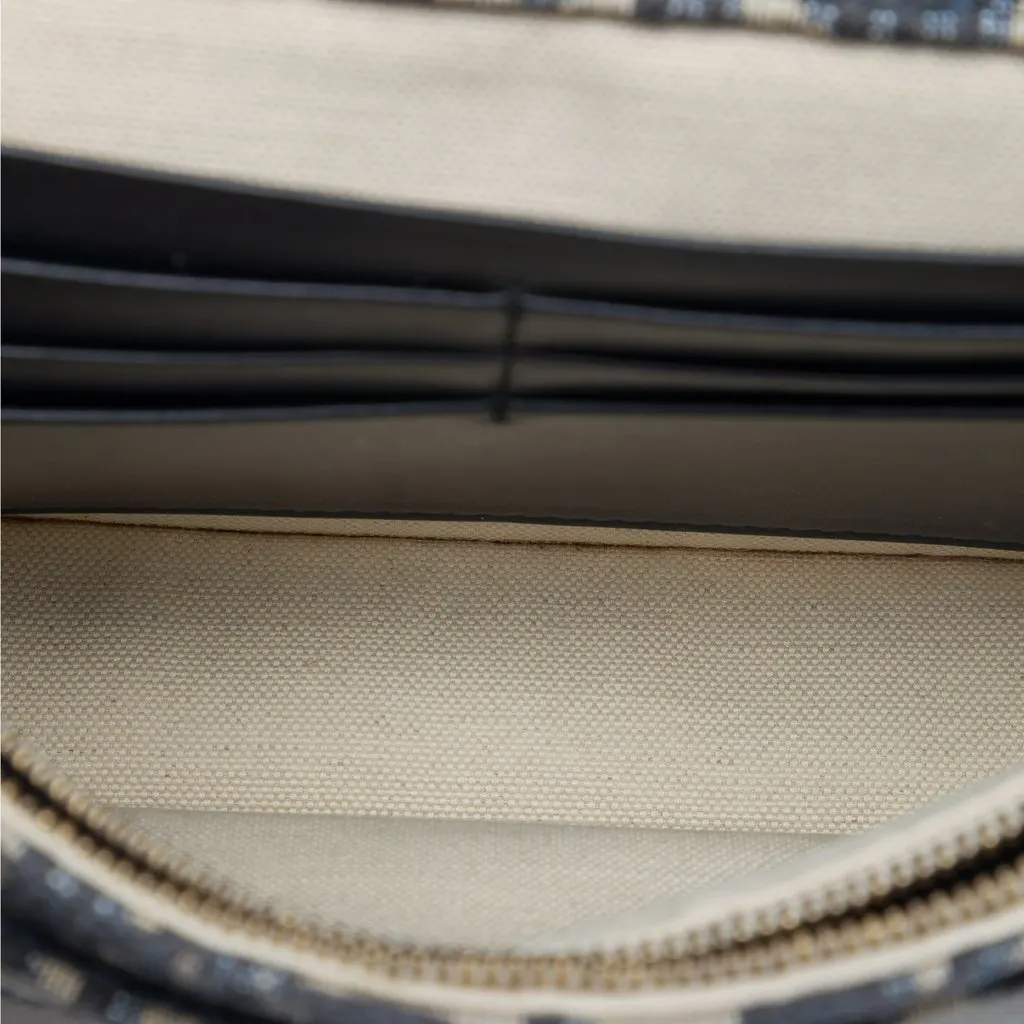 Dior Oblique Canvas Saddle Pouch Wallet on Chain Blue Very good - Model View