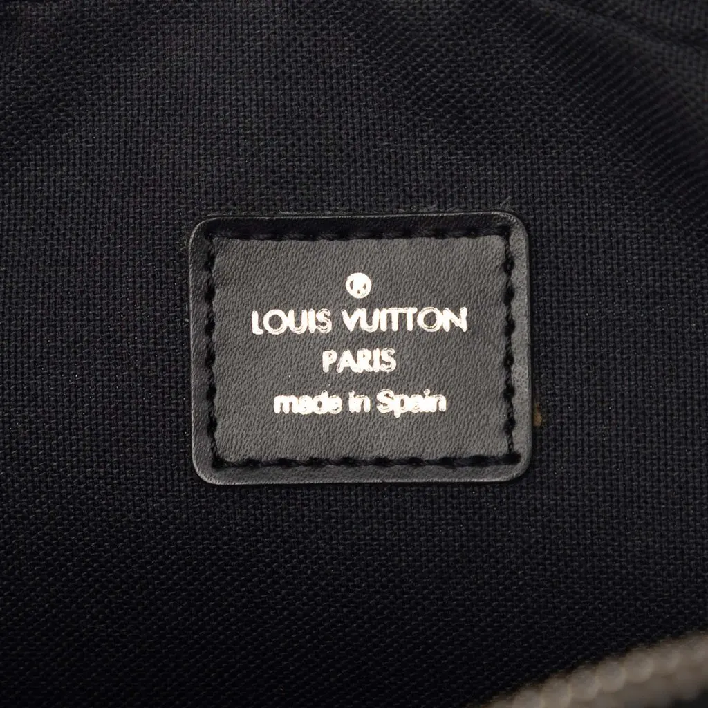 Louis Vuitton Taiga Pochette Kaluga Black Leather Good - Box View