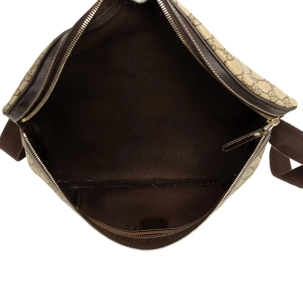 Gucci GG Supreme Belt Bag Beige Canvas Good - Model View