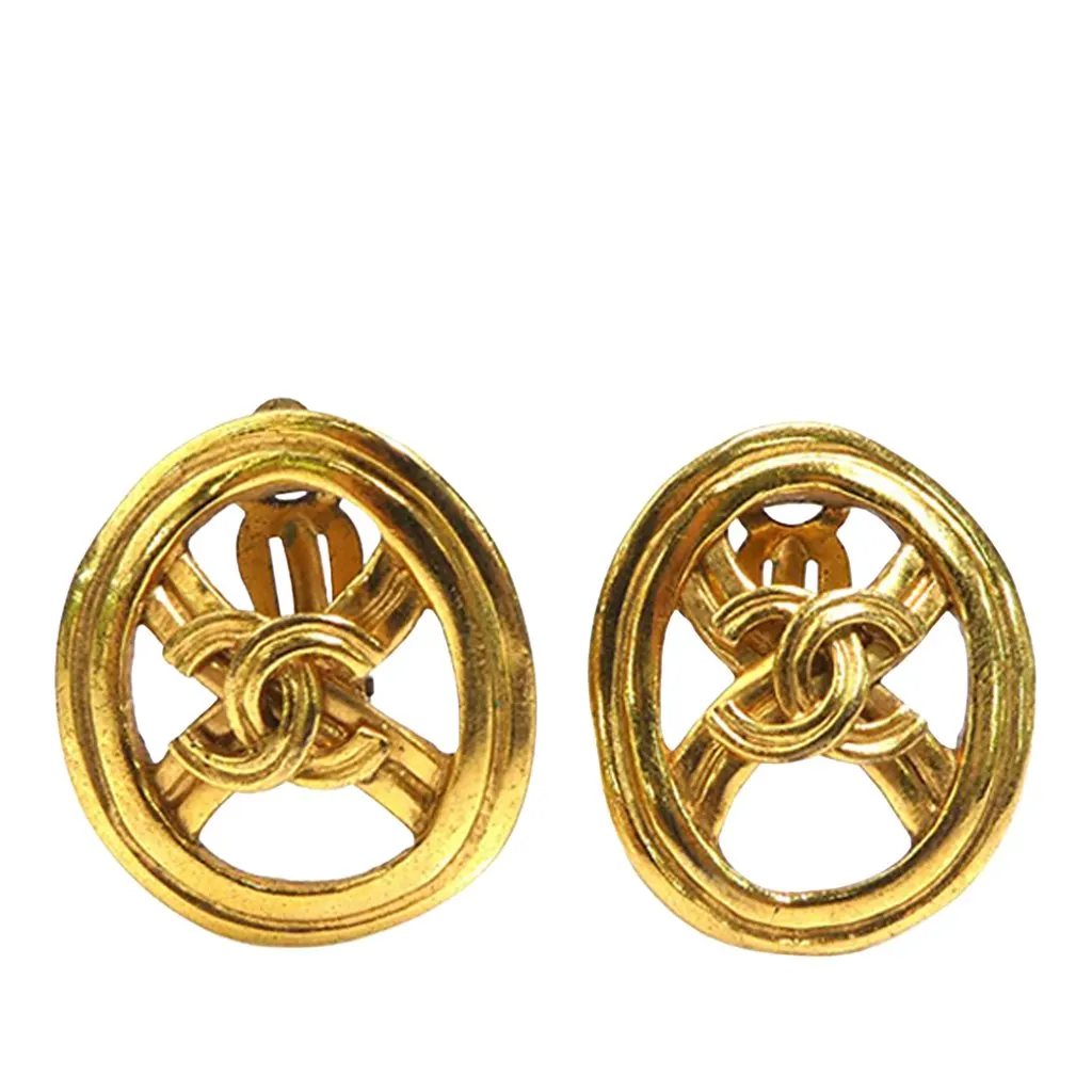 Chanel CC Gold Plated Round Clip On Earrings Gold Metal Very good - Front View