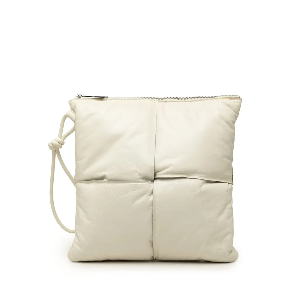 Bottega Veneta Nappa Maxi Intrecciato Padded Square Wristlet Pouch White Leather Very good - Front View