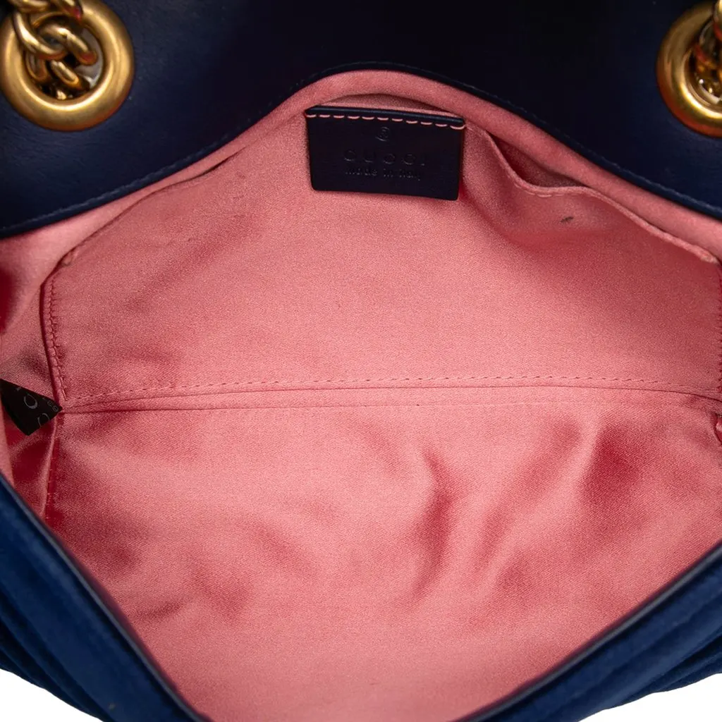 Gucci Small GG Marmont Matelasse Velvet Shoulder Bag Blue Very good - Model View