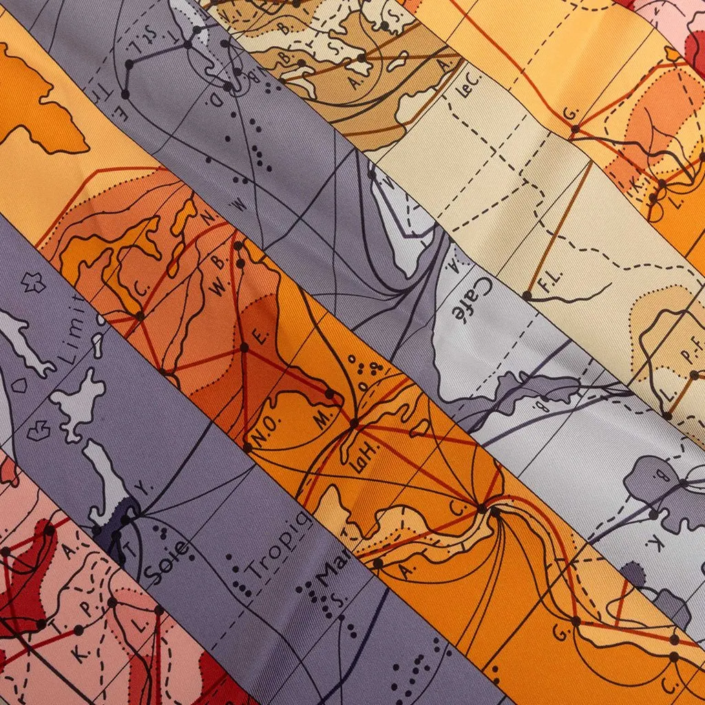 Hermès Le Monde Est Vaste Silk Scarf 90 Orange Silk Very good - Box View