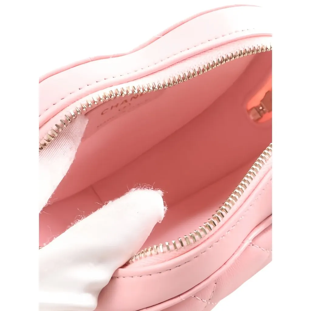 Chanel Mini Lambskin CC in Love Heart Crossbody Pink Leather Very good - Model View