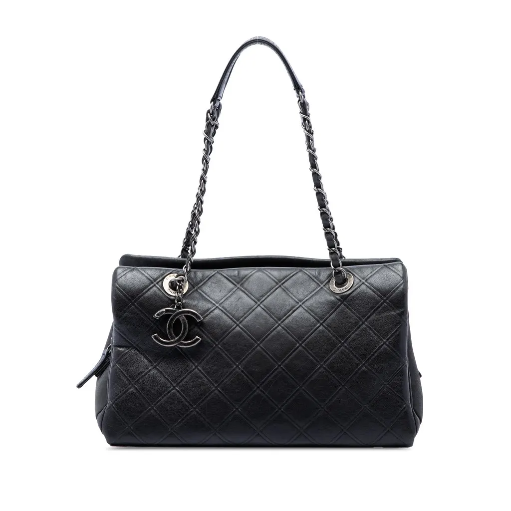 Chanel Large CC Diamond Embossed Calfskin Zip Shopping Tote Black Leather Very good - Front View