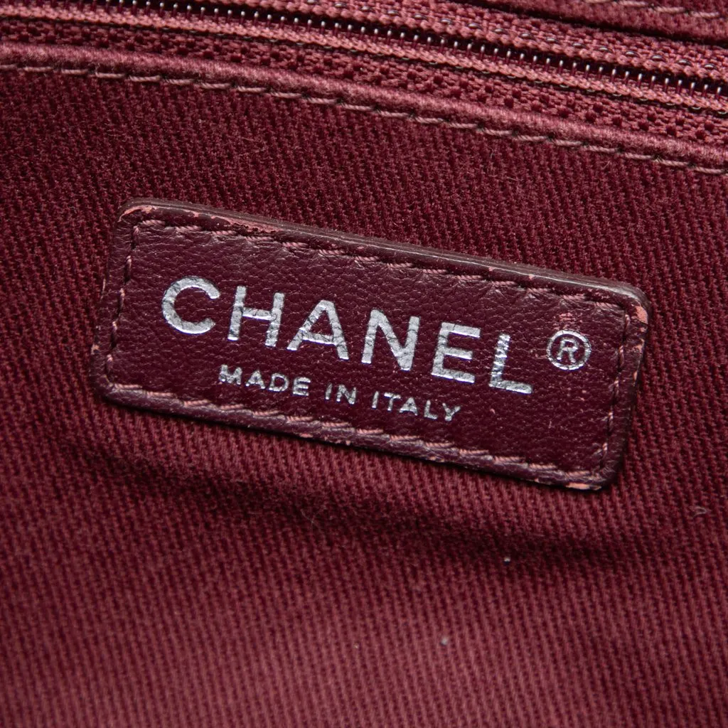 Chanel Large CC Diamond Embossed Calfskin Zip Shopping Tote Black Leather Very good - Box View